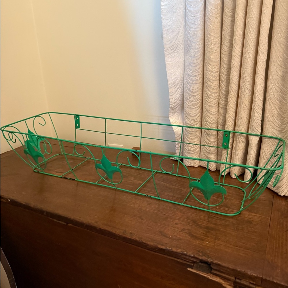 Vintage Metal Iron Fleur-de-lis Planter Box/Window